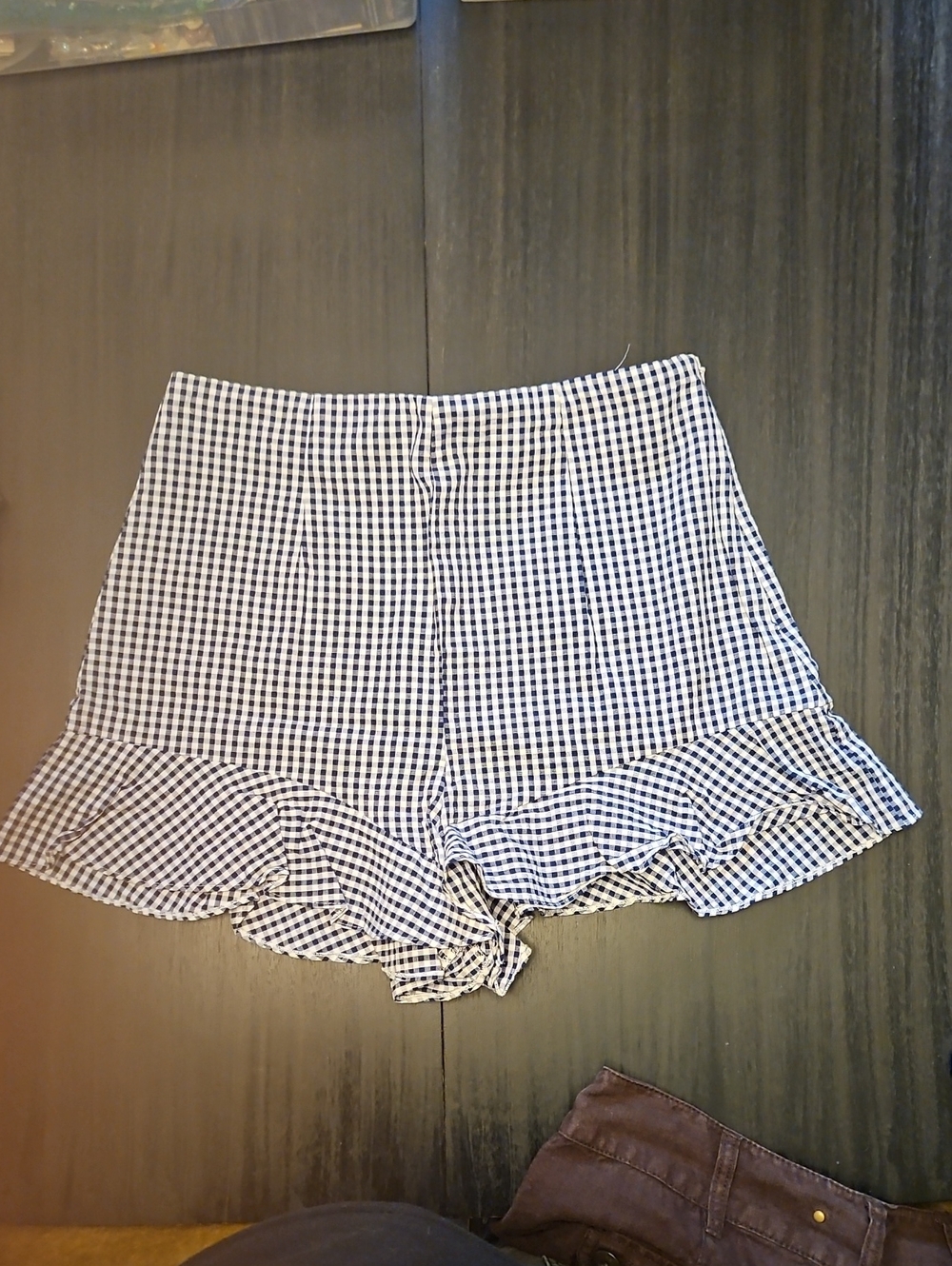 Zara Basic Gingham Ruffle Shorts - Picture 2 of 8